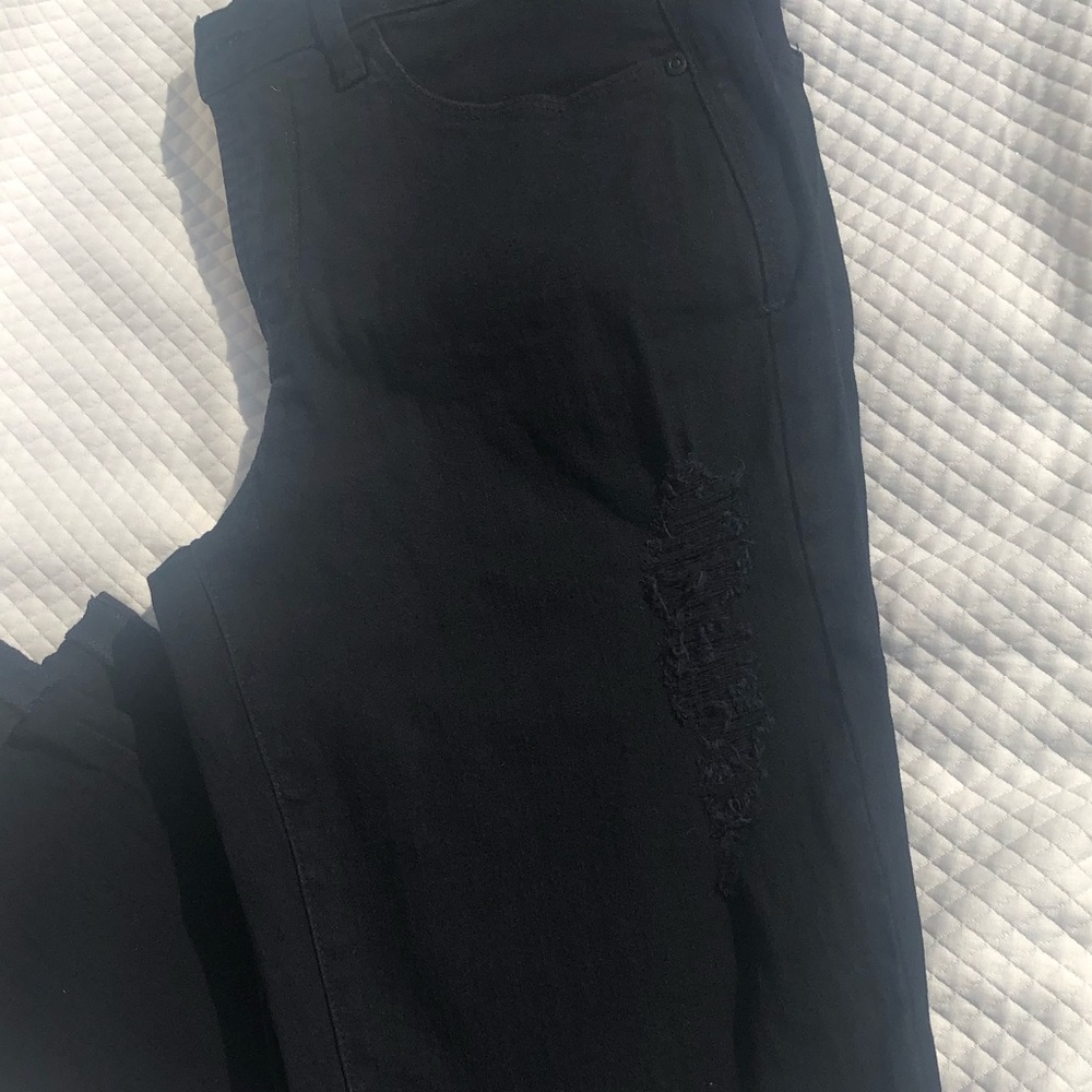 A pair of NYDJ black jeans. Size 4 - Picture 2 of 14